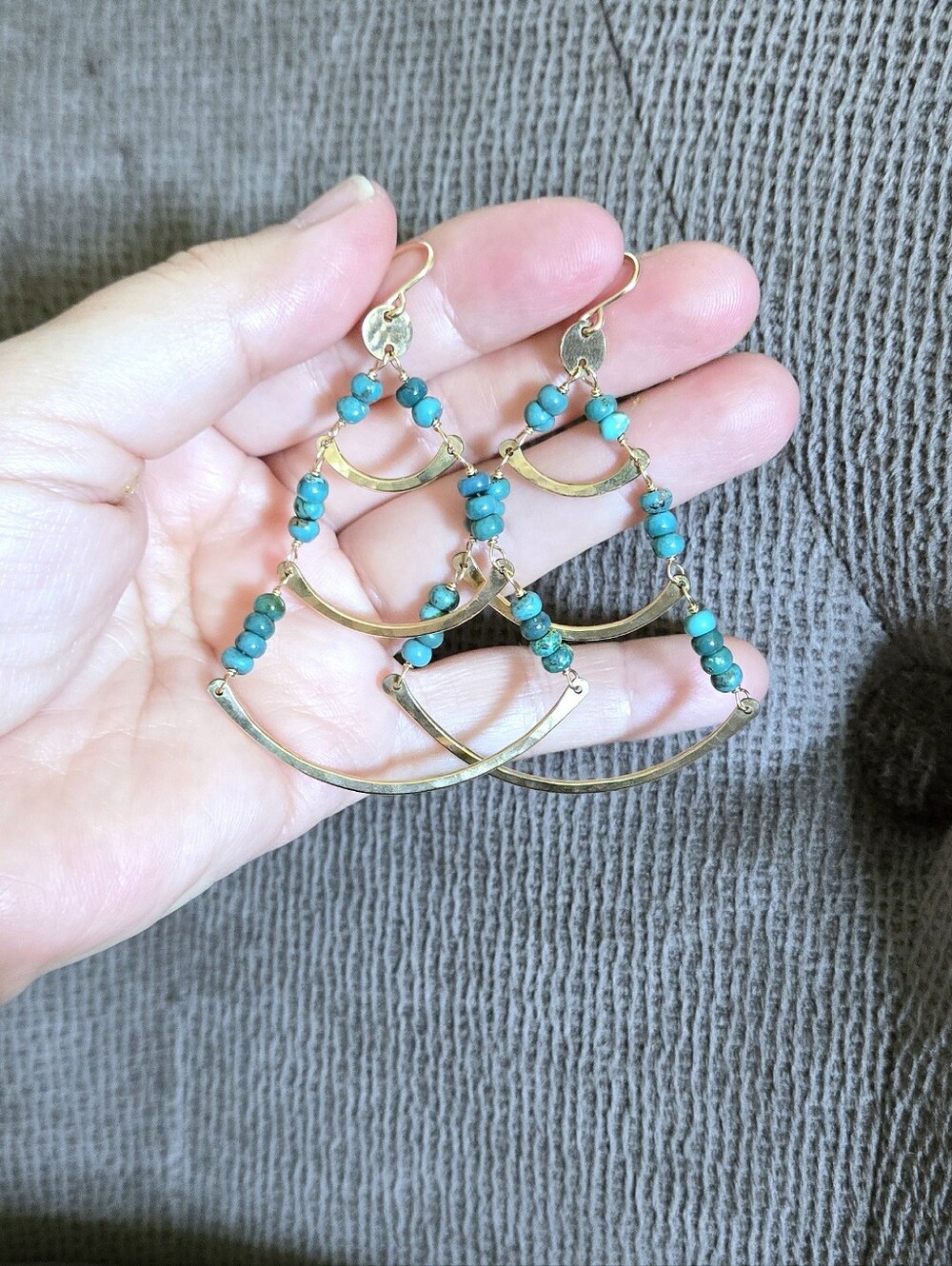 Three3️⃣ Tier Gold💛 Earrings with Turquoise🩵 Beads - NWOT - Picture 2 of 15